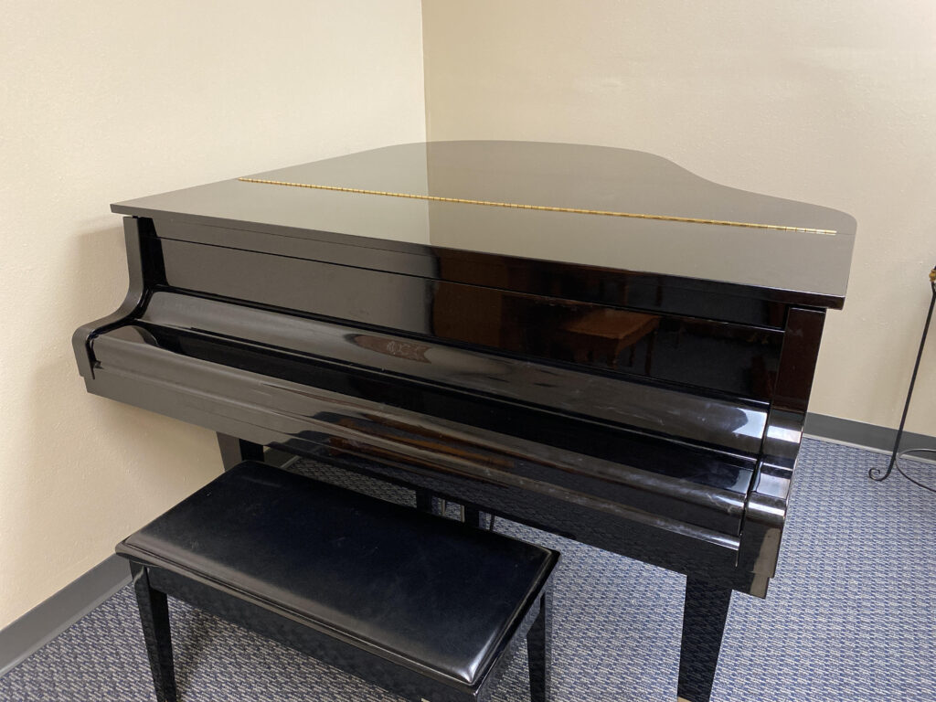 Yamaha 1994 gh1 grand piano